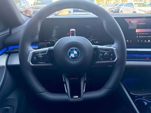 Used 2026 BMW i5 eDrive40 w/ M Sport Package image 16