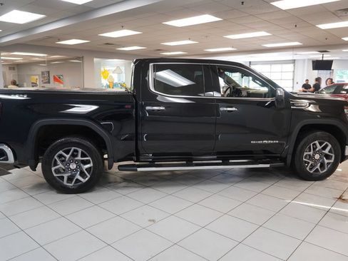 Used 2024 GMC Sierra 1500 SLT w/ SLT Premium Plus Package AWD/4WD image 14