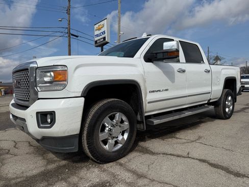 Used 2016 GMC Sierra 2500 Denali w/ Duramax Plus Package image 2