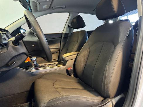 Used 2017 Kia Optima LX image 14