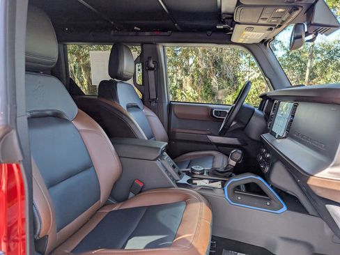 Used 2023 Ford Bronco Outer Banks image 19