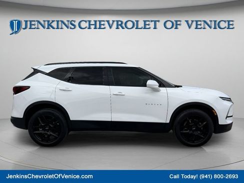 Used 2024 Chevrolet Blazer LT w/ Convenience Package FWD image 2