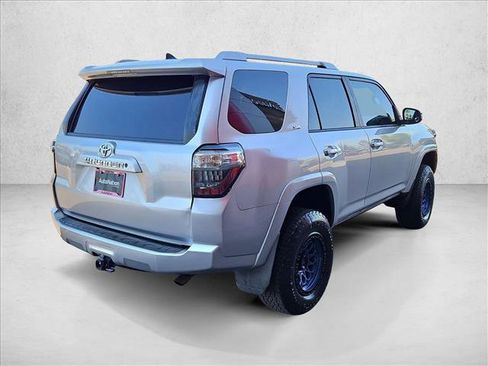 Used 2017 Toyota 4Runner SR5 image 5
