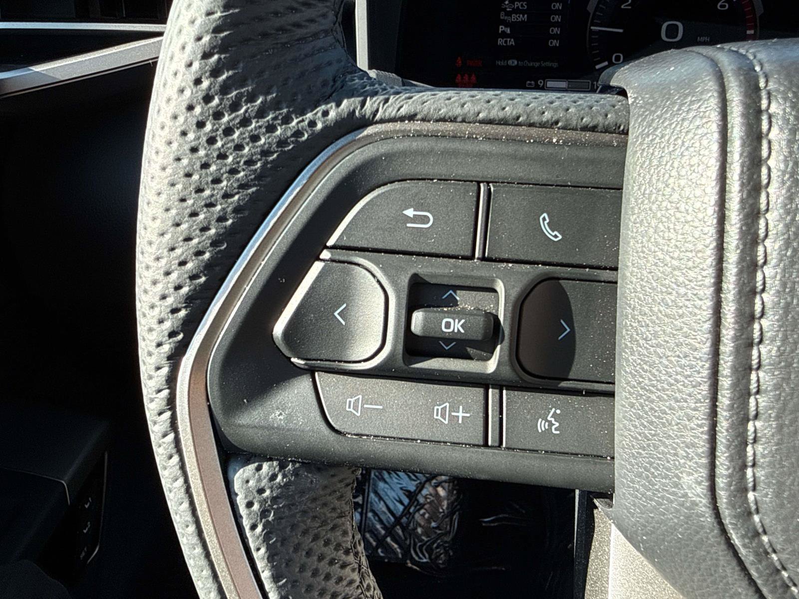 Used 2026 Toyota Tundra Limited AWD/4WD image 25