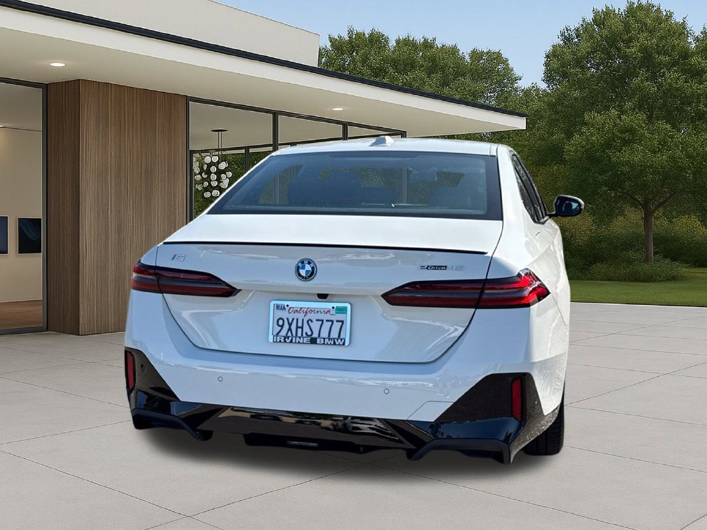 Used 2026 BMW i5 eDrive40 w/ M Sport Package RWD image 9