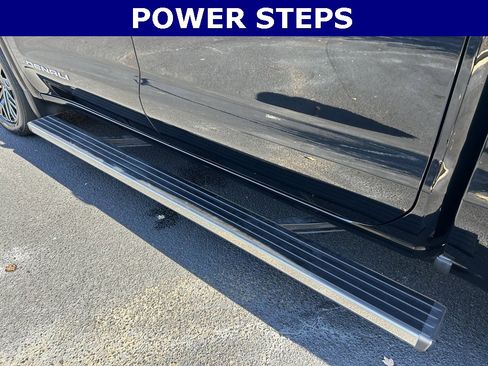 Used 2024 GMC Sierra 1500 Denali w/ Technology Package image 8