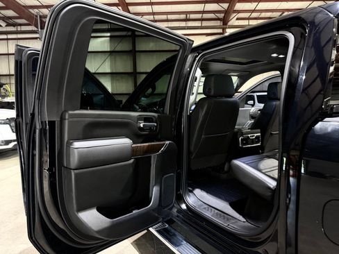 Used 2020 GMC Sierra 2500 Denali w/ Denali Ultimate Package AWD/4WD image 16