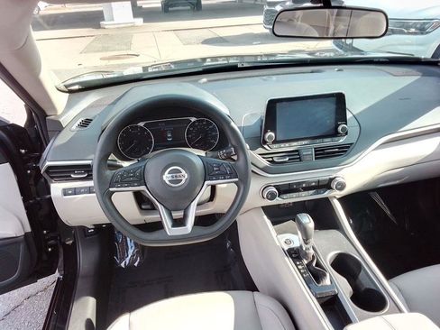 Used 2022 Nissan Altima 2.5 SV image 7