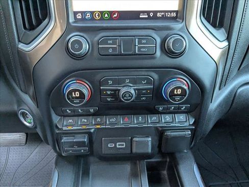 Used 2019 Chevrolet Silverado 1500 High Country image 16