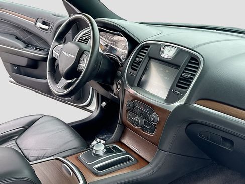 Used 2015 Chrysler 300 C Platinum w/ Harman/Kardon Audio Group image 5
