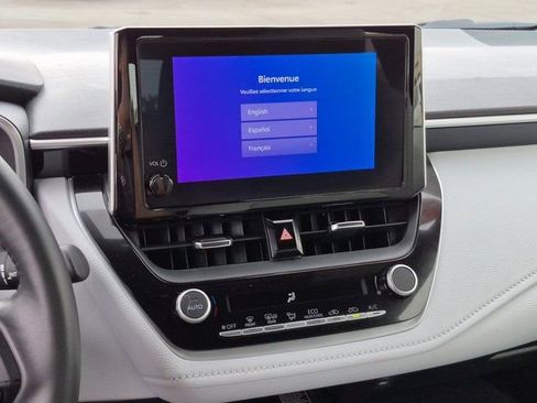 Used 2025 Toyota Corolla SE w/ SE Package image 14