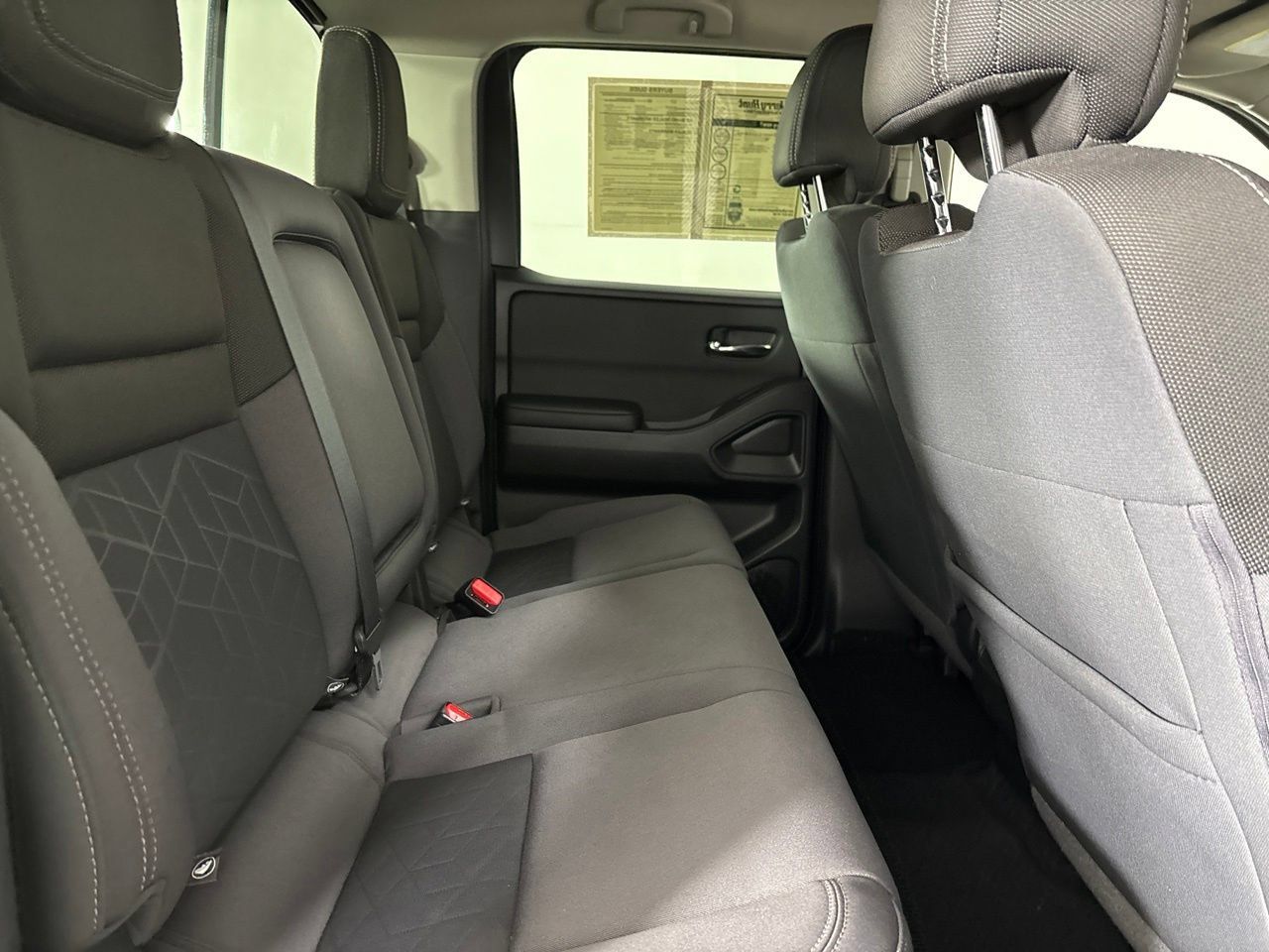 Used 2025 Nissan Frontier SV w/ SV Convenience Package AWD/4WD image 28