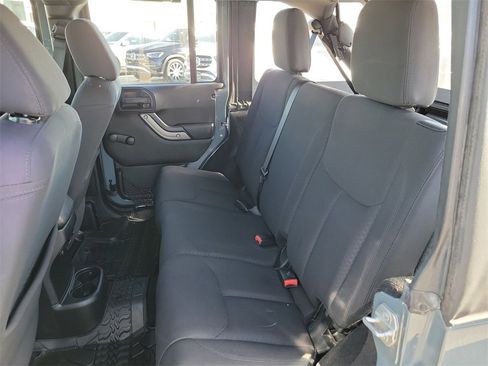 Used 2015 Jeep Wrangler Unlimited Sport image 13