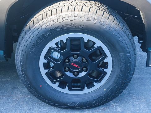 New 2026 Toyota 4Runner TRD Off-Road Premium AWD/4WD image 11