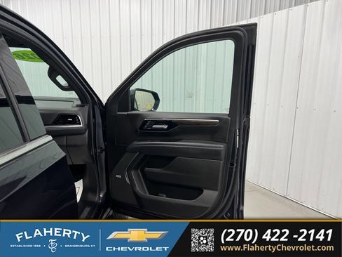 Used 2026 Chevrolet Suburban LT w/ Comfort Package AWD/4WD image 14