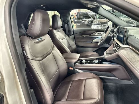 New 2026 Ford Explorer Platinum RWD image 32