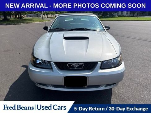 Used 2000 Ford Mustang GT RWD image 2