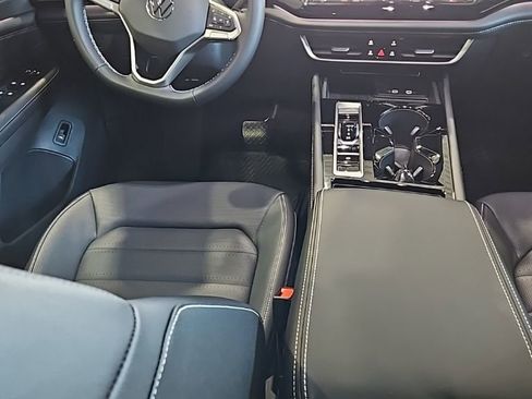 New 2026 Volkswagen Atlas Cross Sport SEL AWD/4WD image 25