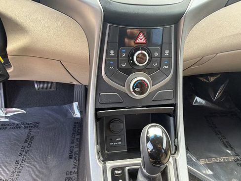 Used 2016 Hyundai Elantra SE FWD image 20