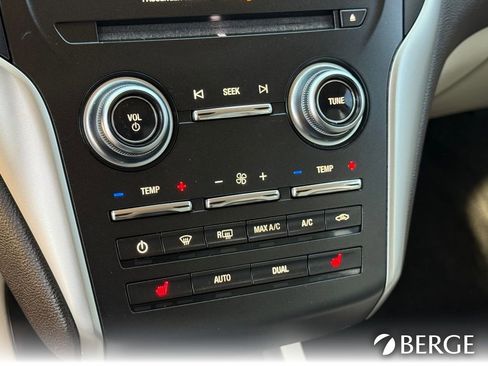 Used 2018 Lincoln MKC Select w/ Select Plus Package image 23