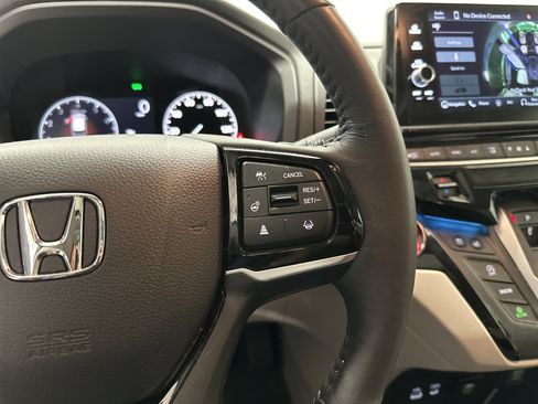 Used 2025 Honda Odyssey Elite image 27