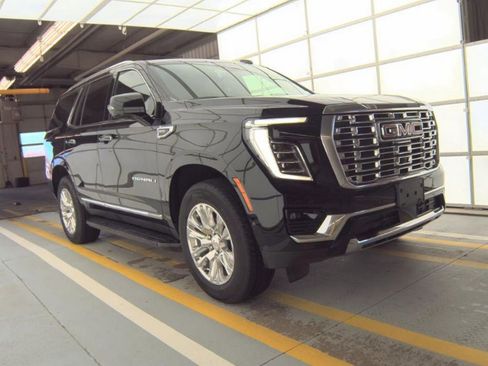 Used 2025 GMC Yukon Denali AWD/4WD image 4