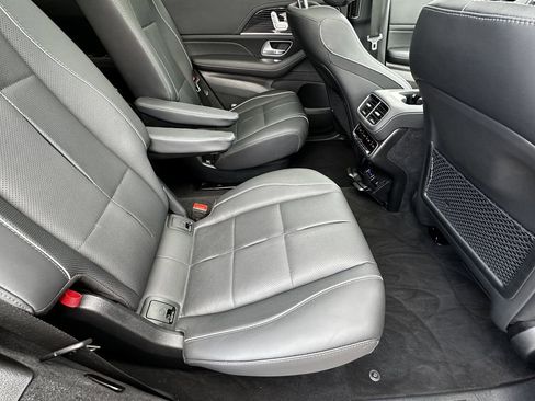Certified 2025 Mercedes-Benz GLS 450 4MATIC image 18