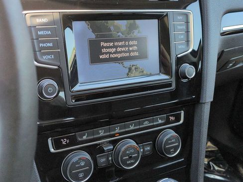 Used 2015 Volkswagen Golf TDI SEL FWD image 31