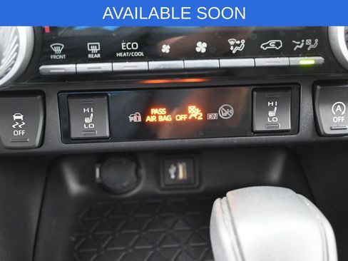 Used 2024 Toyota RAV4 XLE w/ Convenience Package image 23