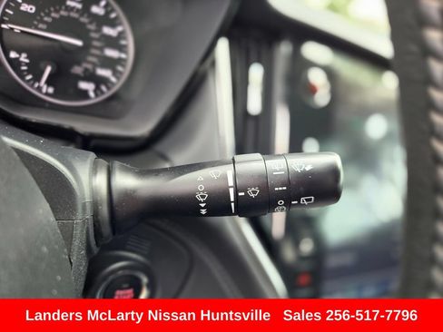 Used 2025 Subaru Outback Premium AWD/4WD image 23
