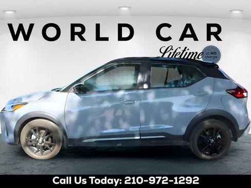 Used 2024 Nissan Kicks SR w/ SR Premium Package FWD image 4