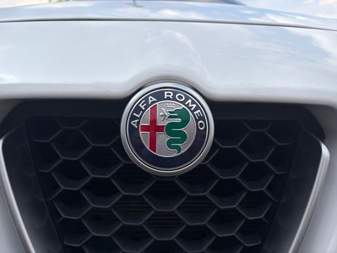 Used 2018 Alfa Romeo Stelvio Ti AWD/4WD image 23