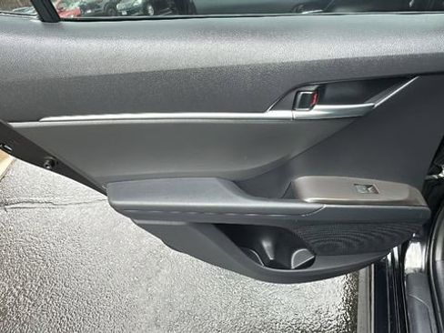 Used 2023 Toyota Camry SE w/ Blackout Package (TMS) image 33