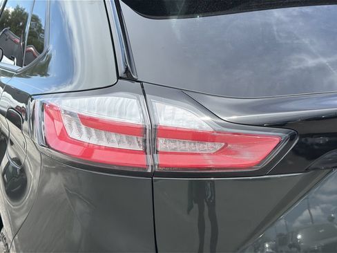Used 2024 Ford Edge SE w/ Black Appearance Package AWD/4WD image 7