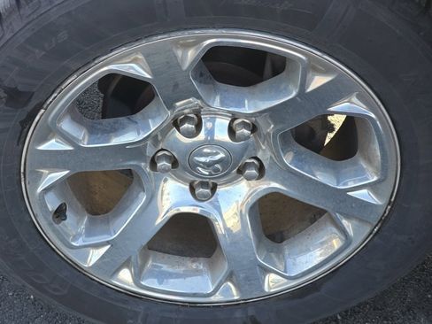 Used 2016 RAM 1500 Laramie image 32