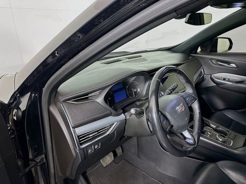Used 2019 Cadillac XT4 Premium Luxury FWD image 9