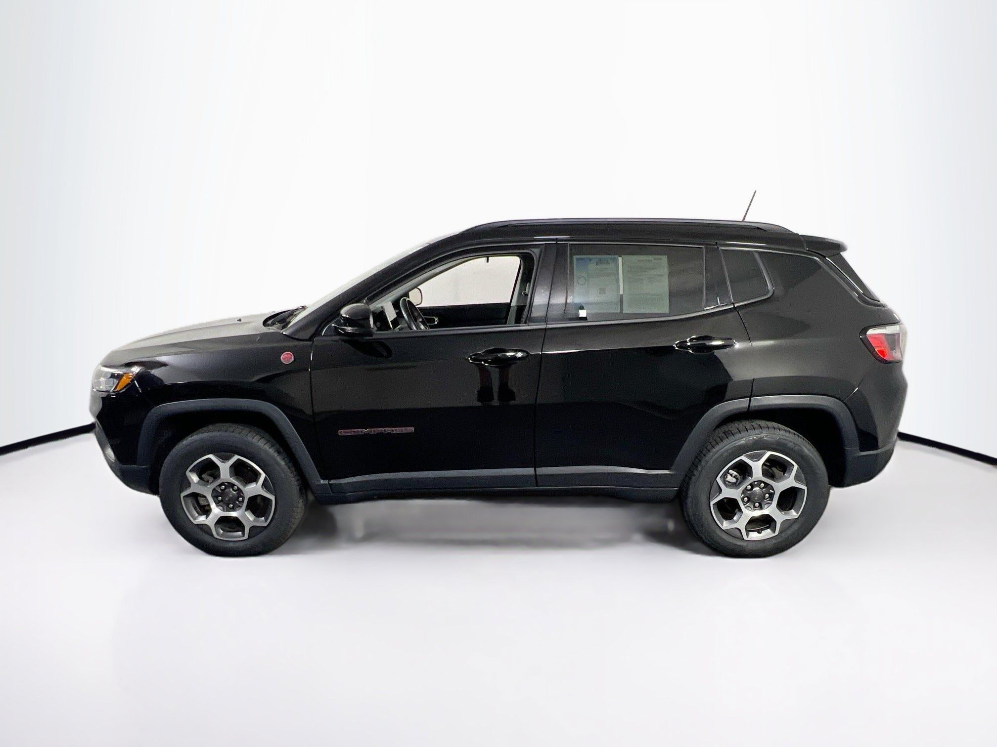 Used 2022 Jeep Compass Trailhawk w/ Sun and Sound Group AWD/4WD image 8