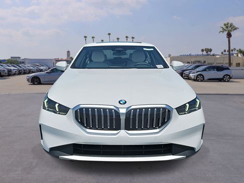 Used 2025 BMW 530i w/ Premium Package RWD image 2