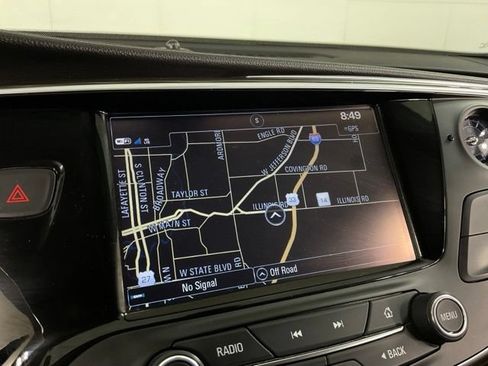 Used 2020 Buick Envision Essence FWD image 12