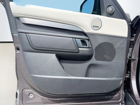 New 2026 Land Rover Discovery Limited Edition AWD/4WD image 23