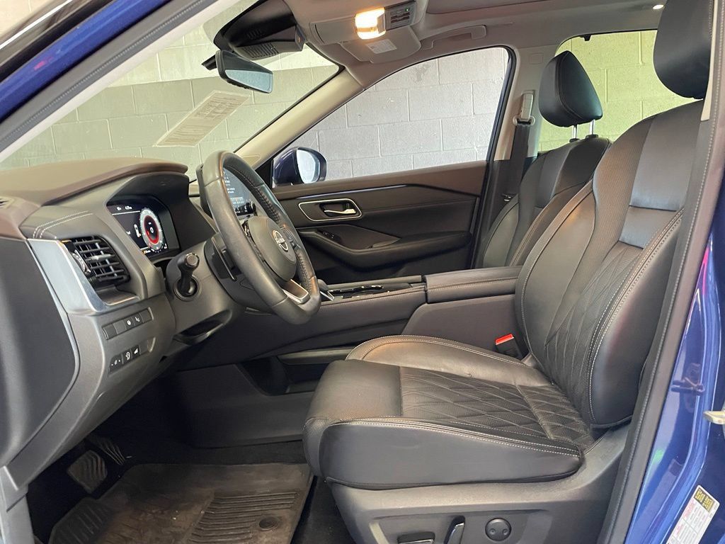 Certified 2023 Nissan Rogue Platinum w/ Platinum Premium Package FWD image 10
