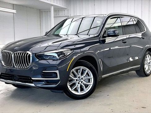 Used 2022 BMW X5 xDrive45e image 2