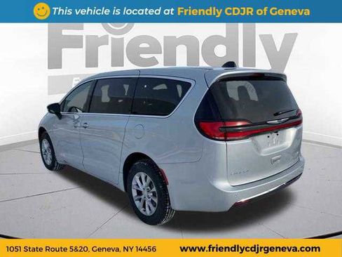 New 2026 Chrysler Pacifica Select image 7