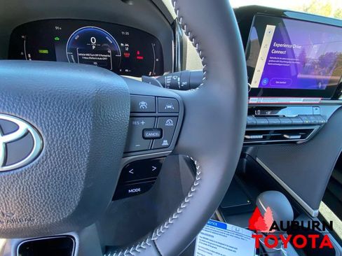 New 2026 Toyota Camry Hybrid AWD/4WD image 35