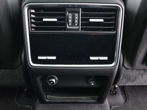 Used 2020 Porsche Cayenne image 8