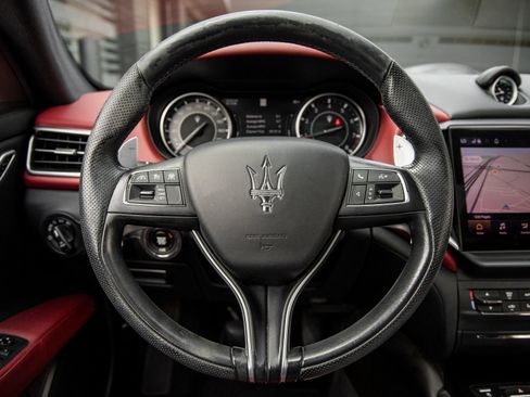 Used 2022 Maserati Ghibli Modena RWD image 28
