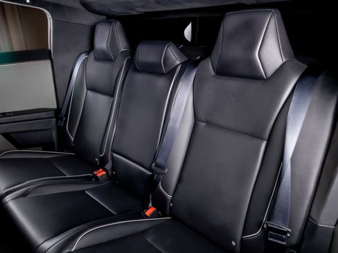 Used 2024 Tesla Cybertruck AWD Crew Cab image 25