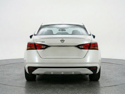 Used 2025 Nissan Altima 2.5 SV image 7
