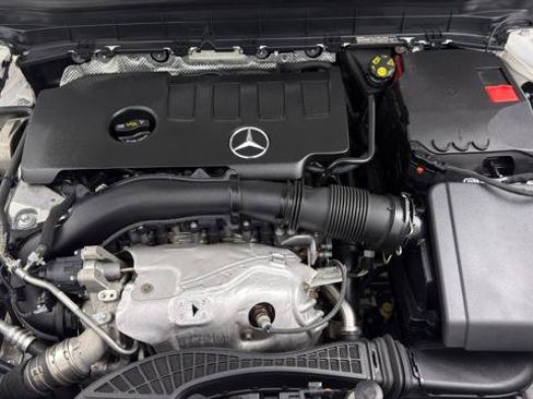 Used 2022 Mercedes-Benz GLB 250 image 39