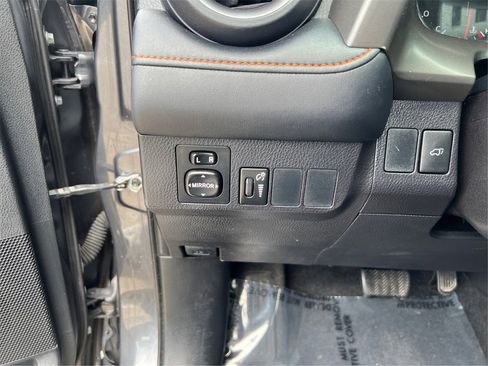 Used 2016 Toyota RAV4 SE image 19